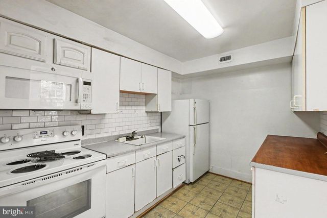 17608 ROSE CIR, Dumfries, VA 22026