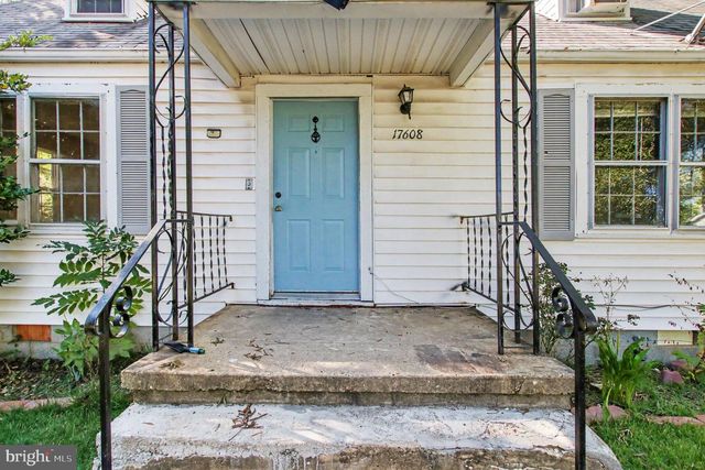 17608 ROSE CIR, Dumfries, VA 22026