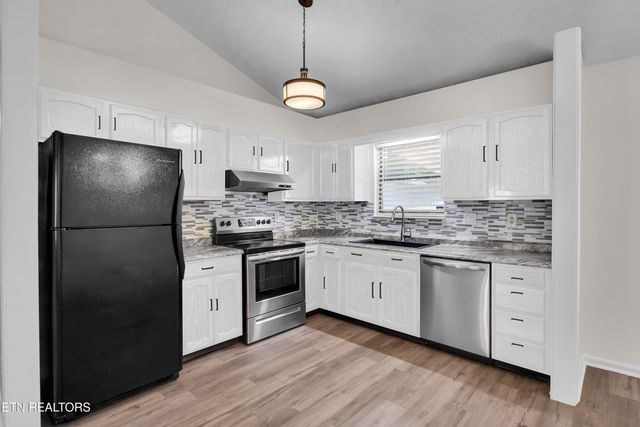 1516 Weeping Willow Court, Knoxville, TN 37931