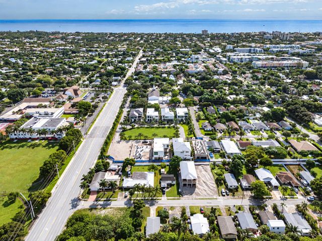 300 Grove Place, Delray Beach, FL 33444