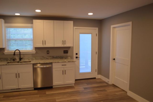 2004 Glisson Drive, Tunnel Hill, GA 30755