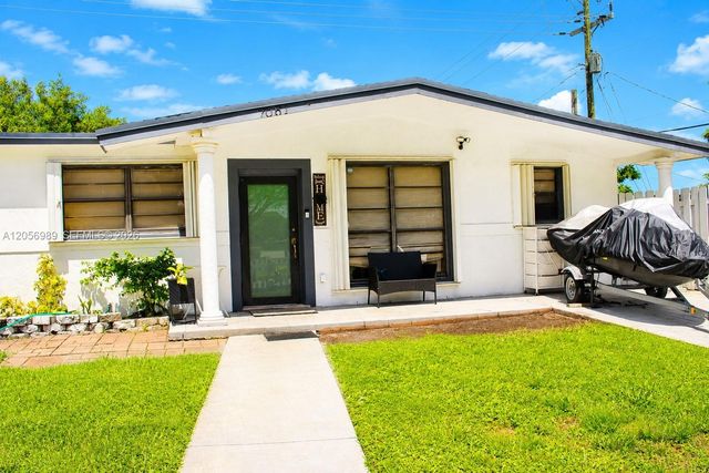 7061 Moseley Street, Hollywood, FL 33024