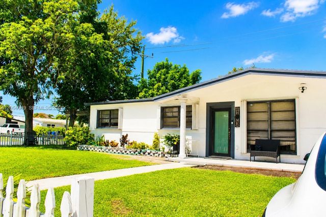 7061 Moseley Street, Hollywood, FL 33024