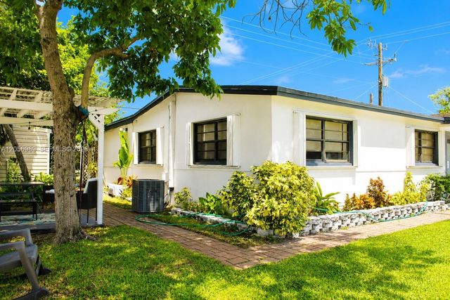 7061 Moseley Street, Hollywood, FL 33024