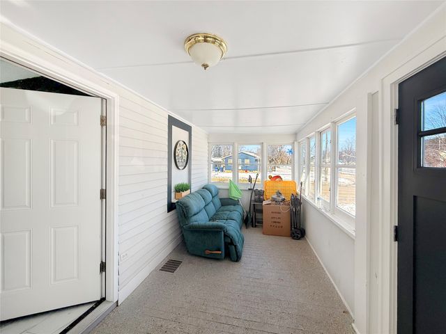 4150 66th Street, Urbandale, IA 50322