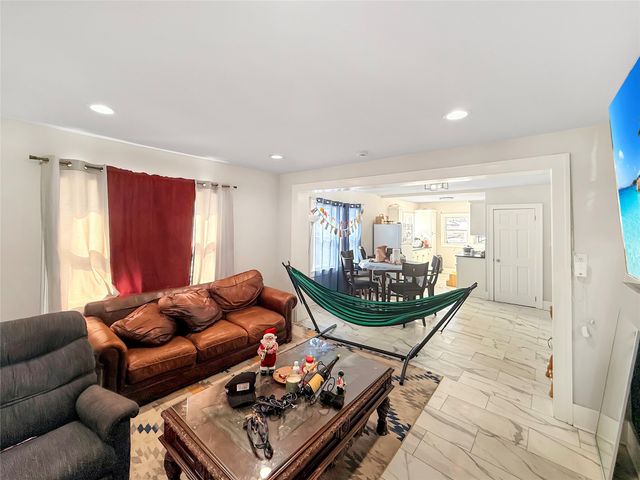 4150 66th Street, Urbandale, IA 50322