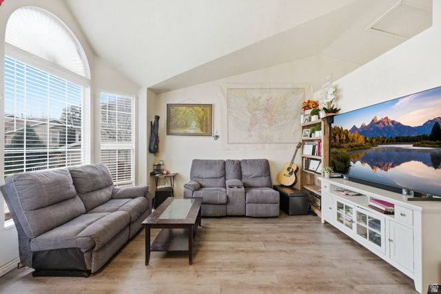 1037 W STATE CIR, Salt Lake City, UT 84104