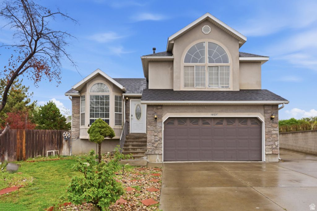 Image 2 of property listing at 1037 W STATE CIR, Salt Lake City, UT 84104