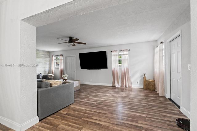 141 Eider Ct, Royal Palm Beach, FL 33411