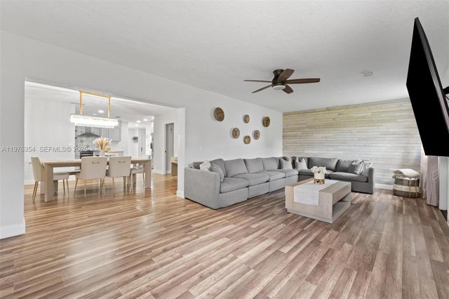 141 Eider Ct, Royal Palm Beach, FL 33411