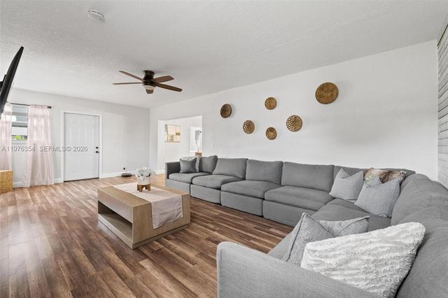 141 Eider Ct, Royal Palm Beach, FL 33411