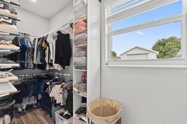 141 Eider Ct, Royal Palm Beach, FL 33411