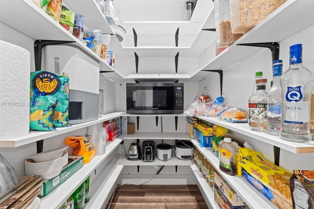 141 Eider Ct, Royal Palm Beach, FL 33411