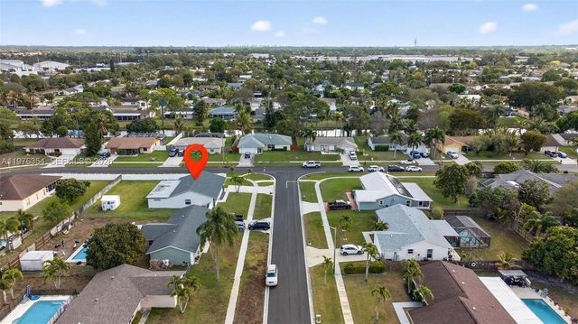 141 Eider Ct, Royal Palm Beach, FL 33411