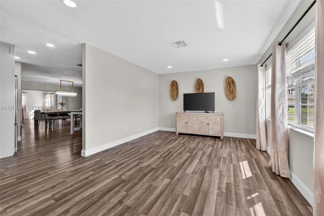 141 Eider Ct, Royal Palm Beach, FL 33411