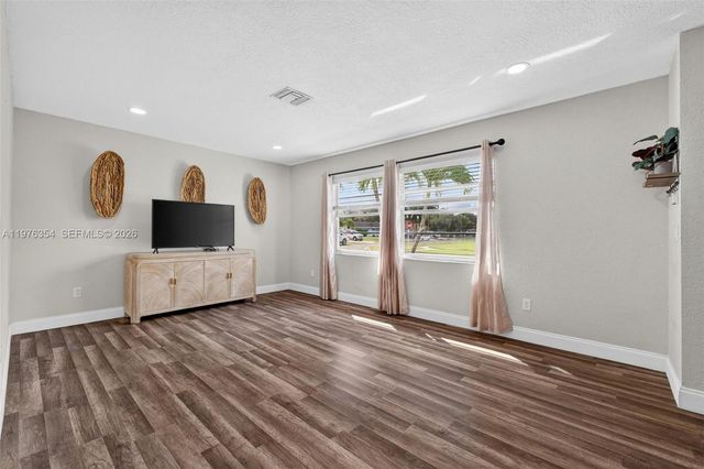 141 Eider Ct, Royal Palm Beach, FL 33411