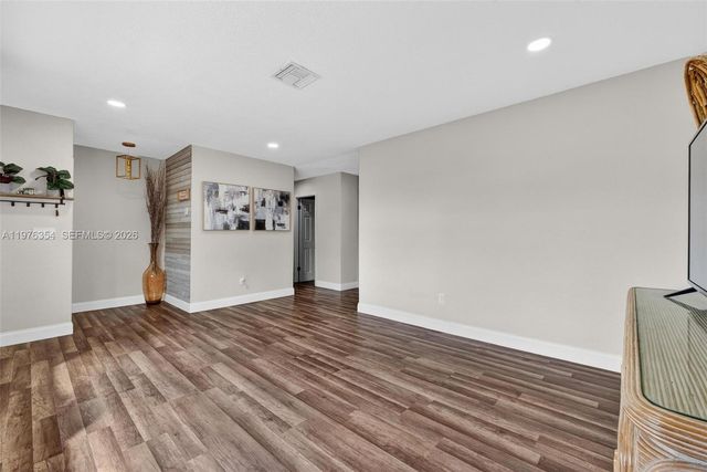 141 Eider Ct, Royal Palm Beach, FL 33411