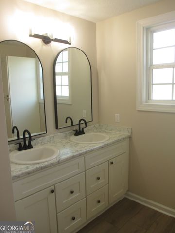 390 Bay Street, Baxley, GA 31513