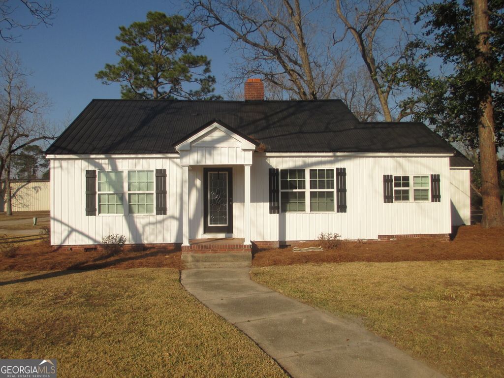390 Bay Street, Baxley, GA 31513