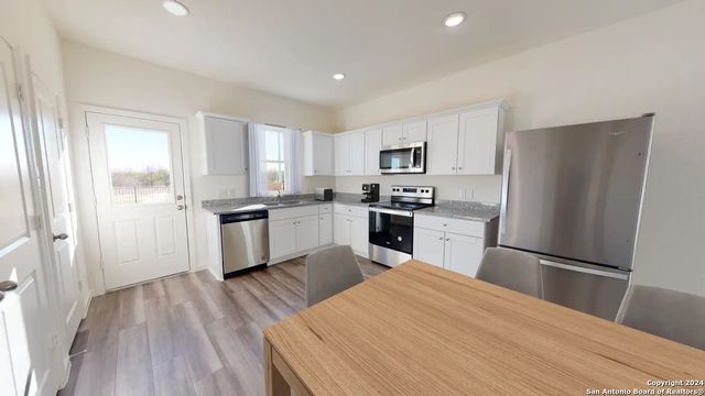 5725 Texas Palm, Converse, TX 78109