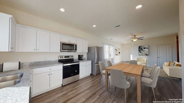 5725 Texas Palm, Converse, TX 78109