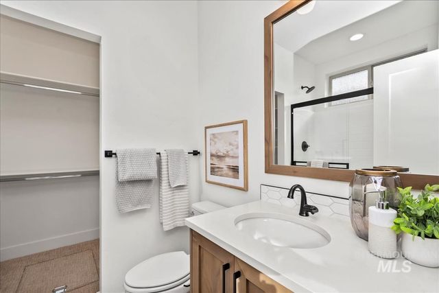 6700 N Magic Mallard Ave, Meridian, ID 83646