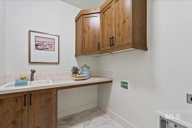 6700 N Magic Mallard Ave, Meridian, ID 83646