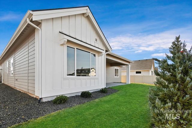 6700 N Magic Mallard Ave, Meridian, ID 83646