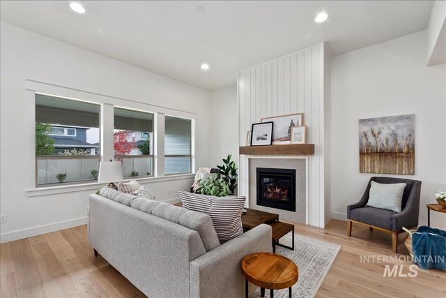 6700 N Magic Mallard Ave, Meridian, ID 83646