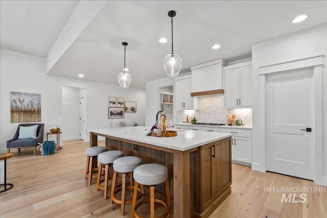 6700 N Magic Mallard Ave, Meridian, ID 83646