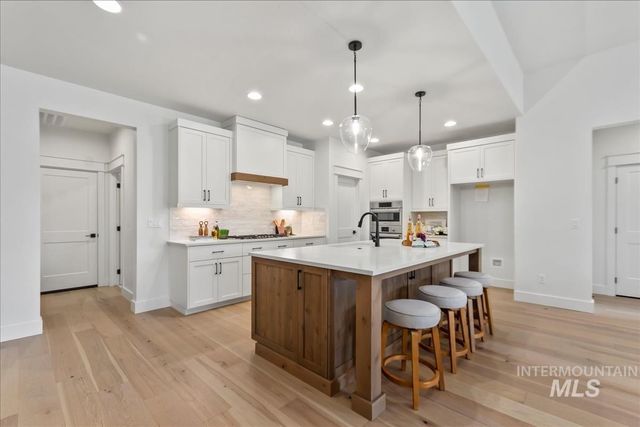 6700 N Magic Mallard Ave, Meridian, ID 83646