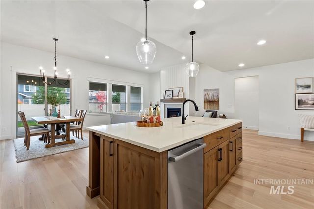 6700 N Magic Mallard Ave, Meridian, ID 83646