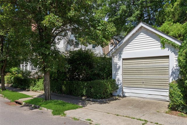50 Park Avenue, Port Washington, NY 11050
