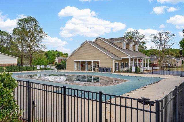 136 Dewfield Lane, Boiling Springs, SC 29316