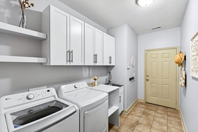 136 Dewfield Lane, Boiling Springs, SC 29316