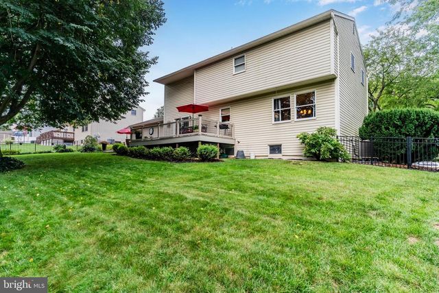 3501 RAINTREE LN, Mechanicsburg, PA 17050