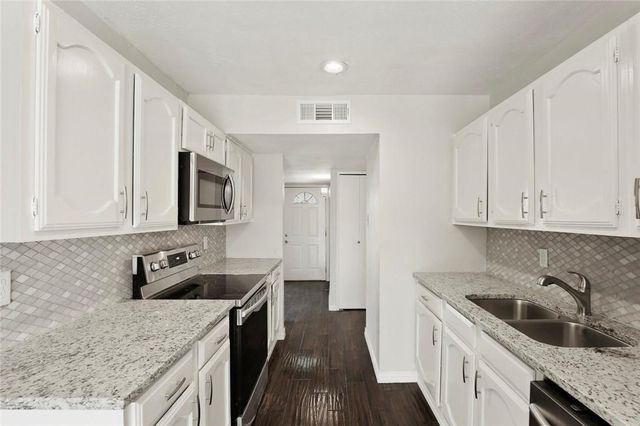 732 Via Barcelona, Mesquite, TX 75150
