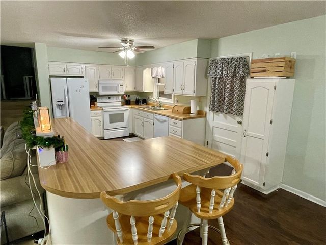 1670 Roncelli Road, Lexington, MO 64067