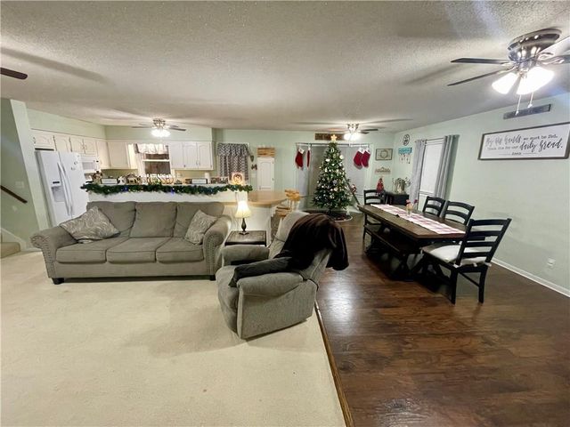 1670 Roncelli Road, Lexington, MO 64067