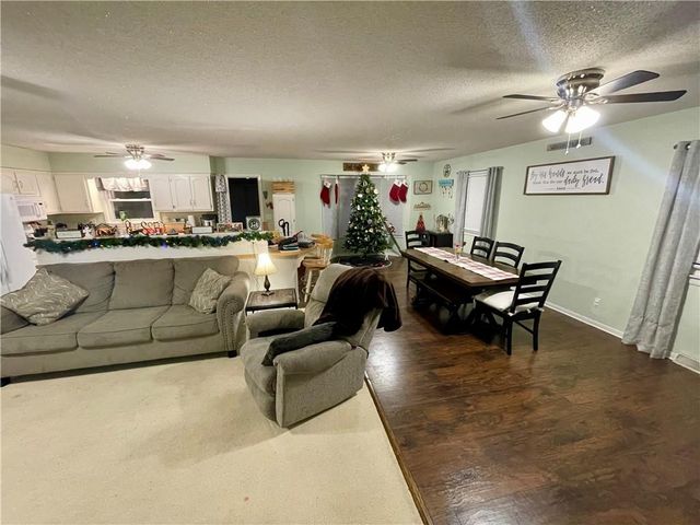 1670 Roncelli Road, Lexington, MO 64067