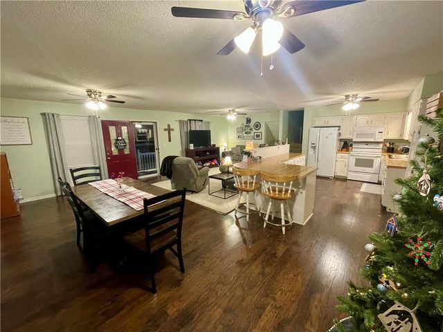 1670 Roncelli Road, Lexington, MO 64067