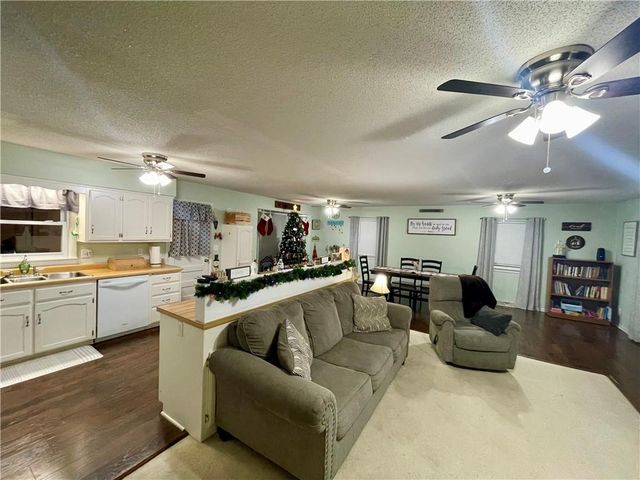 1670 Roncelli Road, Lexington, MO 64067