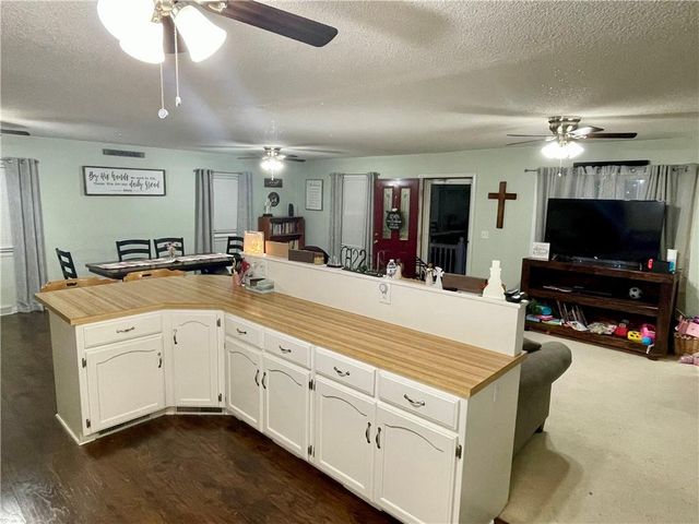 1670 Roncelli Road, Lexington, MO 64067