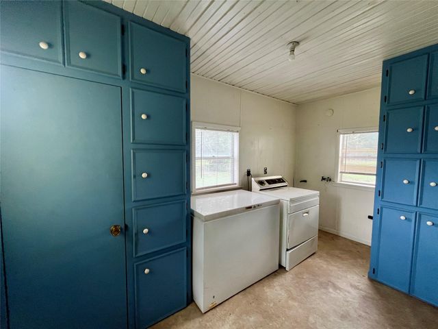 4404 State Highway 159, La Grange, TX 78945