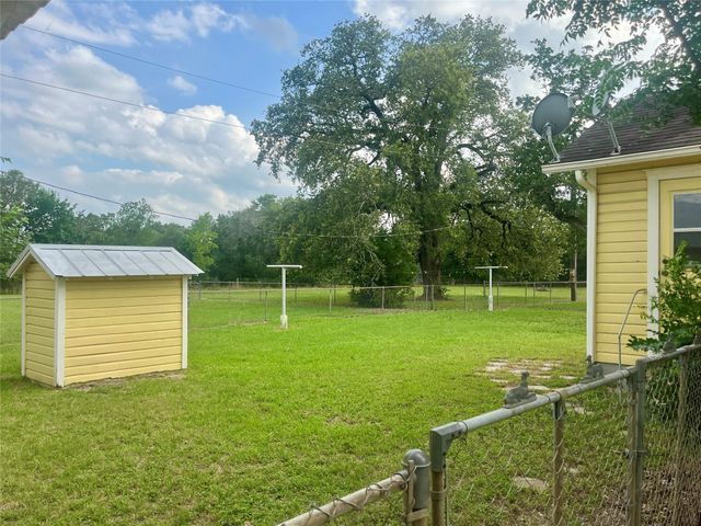4404 State Highway 159, La Grange, TX 78945