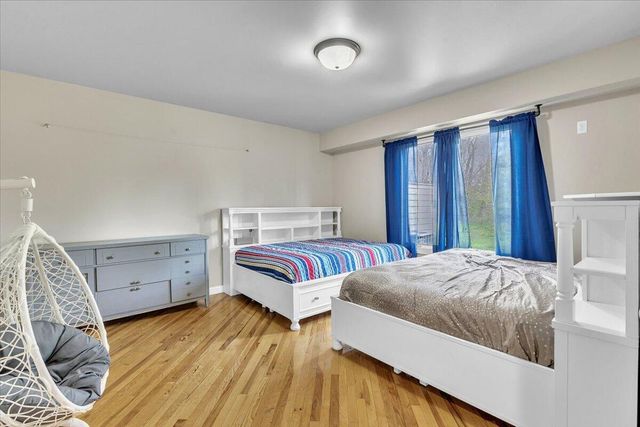 1475 Grand Isle Court, Hobart, IN 46342