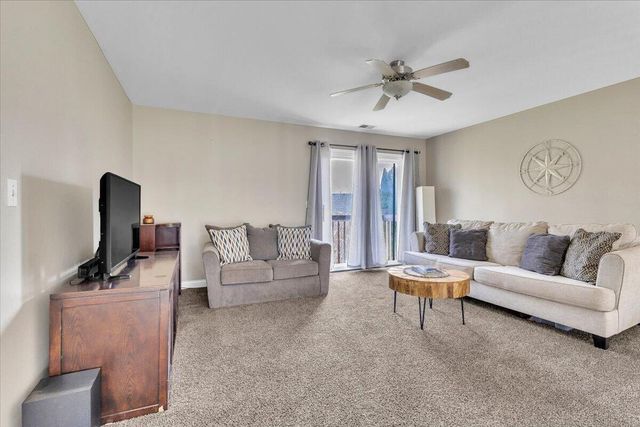 1475 Grand Isle Court, Hobart, IN 46342