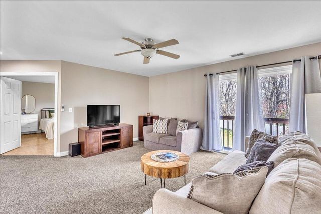 1475 Grand Isle Court, Hobart, IN 46342