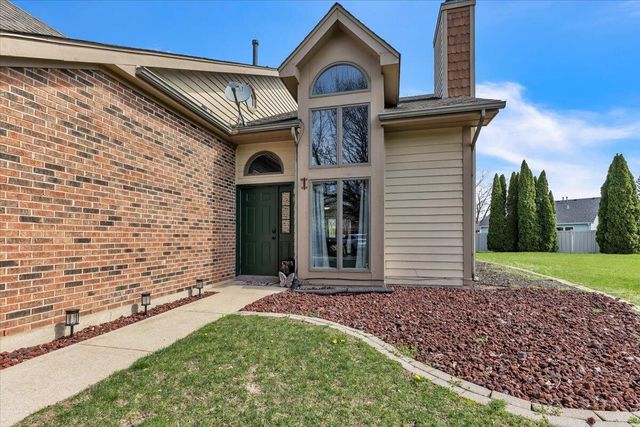 1475 Grand Isle Court, Hobart, IN 46342