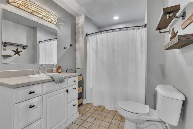 1475 Grand Isle Court, Hobart, IN 46342